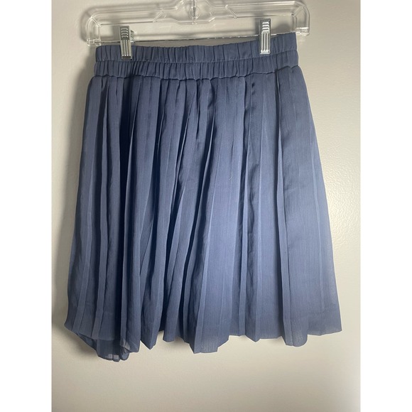 Banana Republic Dresses & Skirts - Banana Republic size 4 Pleated blue skirt